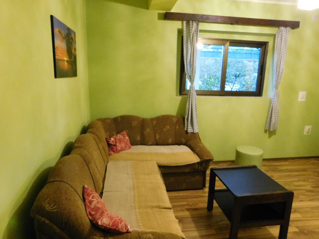 Apartments Leo Janjina ภายนอก รูปภาพ