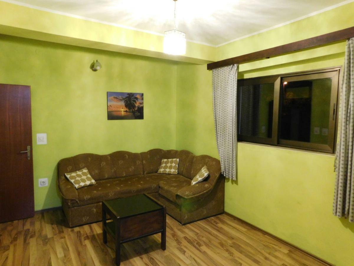 Apartments Leo Janjina ภายนอก รูปภาพ